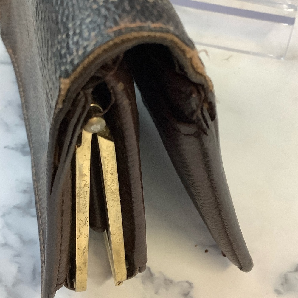 GUC Louis Vuitton Damier Ebene French Wallet - Picture 9 of 12